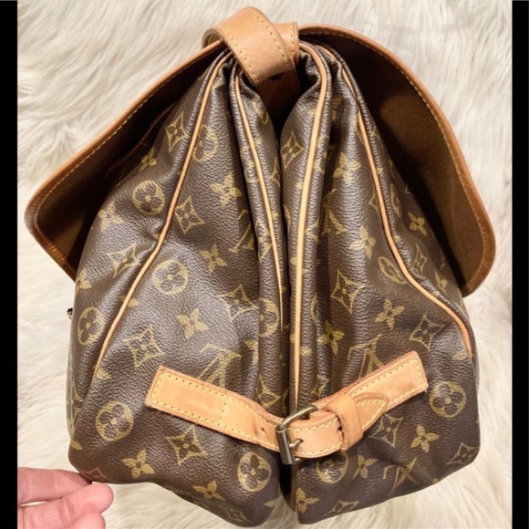 Authentic Louis Vuitton Saumur 30 #5.2 K AR 8912 - Picture 6 of 14